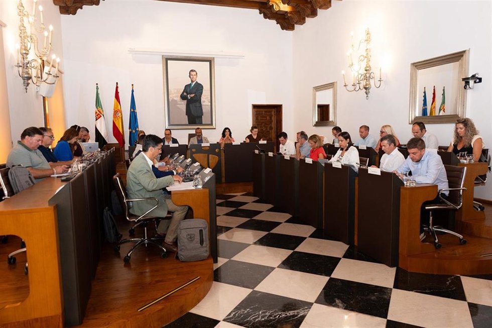 Pleno de la Diputación de Cáceres