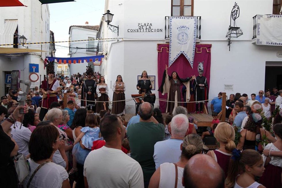 Archivo - El grupo amateur Corticata en las Jornadas Medievales de Cortegana (Huelva).