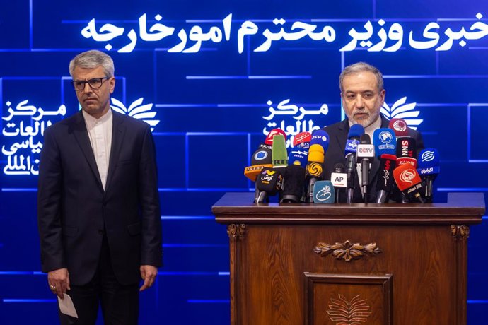 Archivo - February 8, 2026, Tehran, Iran: Abbas Araghchi, Iranâ€s Foreign Minister, and Esmaeil Baghaei spokesperson of Iranâ€s Foreign Ministry, seen during a joint press conference.