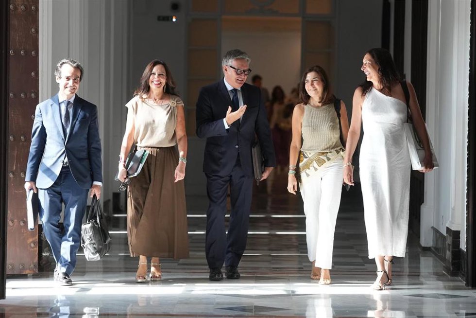 Los consejeros andaluces Mario Muñoz-Atanet, Rocío Díaz, Manuel Gavira, Rocío Blanco y Loles López.