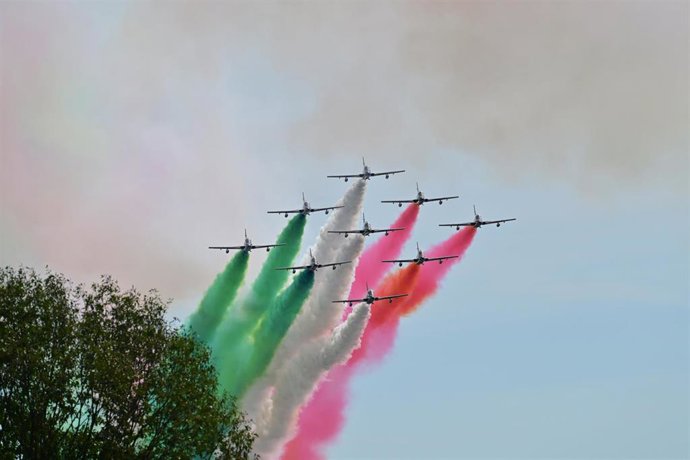 Archivo - Planes drawing italian flag, drapeau during the 2023 Formula 1 Pirelli Grand Premio d’Italia Grand Prix, 14th round of the 2023 Formula One World Championship from September 1 to 3, 2023 on the Autodromo Nazionale di Monza, in Monza, Italy - Pho