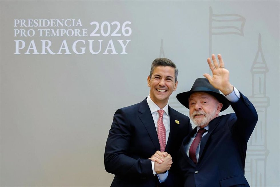 Los presidentes de Paraguay, Santiago Peña, y de Brasil, Luiz Inácio Lula da Silva.