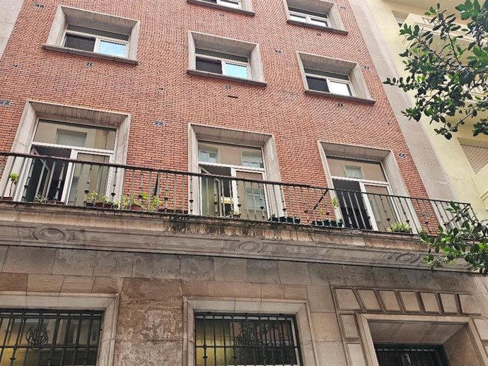 Fachada del edificio del Centro de Salud de Isabel II en Santander