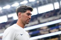 Stones firma con el Inter tras una década en el City