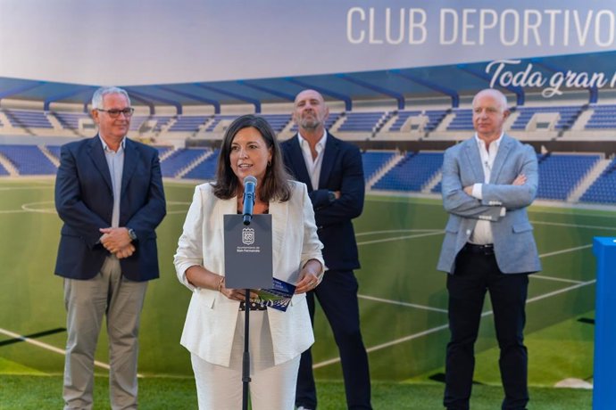 La alcaldesa de San Fernando, Patricia Cavada, durante el acto.