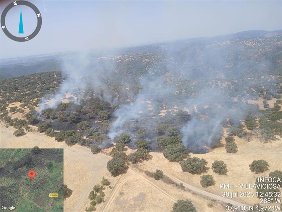 Incendio forestal en la Finca Villalobillos de Almodóvar del Río.