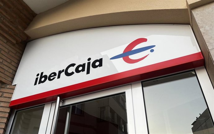 Archivo - Oficina de Ibercaja.