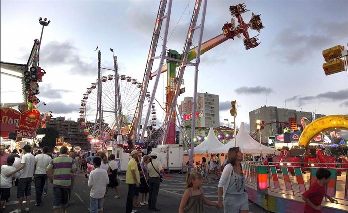 Archivo - Las ferias de la Semana Grande. Foto de archivo de una edición anterior
