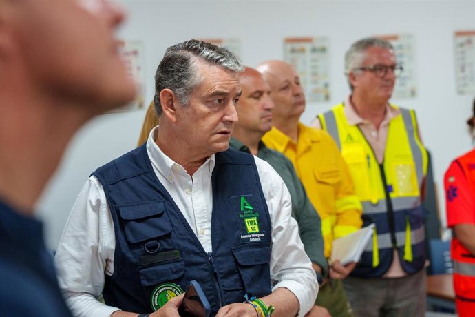 El consejero andaluz de Presidencia, Sanidad y Emergencias, Antonio Sanz en el PMA del incendio forestal de los Gallardos. A 12 de julio de 2026 en los Gallardos, Almería (Andalucía, España). (Foto de archivo).