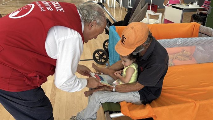 Tras la fase de emergencia, la organización pone en marcha 'SOS Incendios Reconstrucción: atención directa a los municipios a través de sus alcaldes, apoyo médico, psicológico y jurídico, y una línea SOS permanente