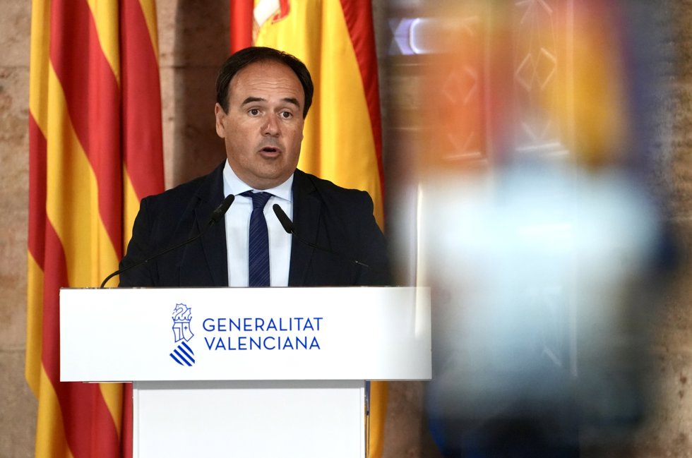 El presidente de la Generalitat Valenciana, Juanfran Pérez Llorca, comparece para informar de las ayudas para paliar las consecuencias del incendio de La Vall d'Uixó, en el Palau de la Generalitat Valenciana, a 31 de julio de 2026, en Valencia,