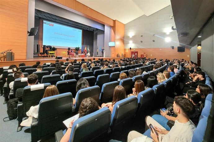 Archivo - Alumnado extranjero en el Aula Magna, durante la celebración del Día Internacional de la UJA