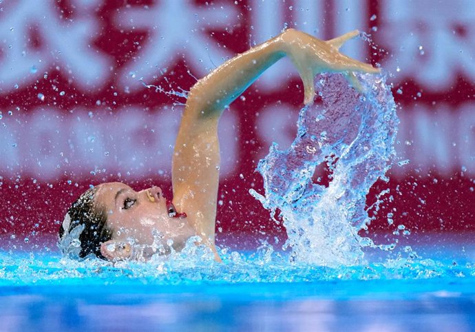 Archivo - Arquivo - CINGAPURA, 22 de julho de 2025  -- Iris Tio Casas, da Espanha, se apresenta durante a final da prova individual livre feminina de nado artístico no Campeonato Mundial de Esportes Aquáticos em Cingapura, em 22 de julho de 2025.,Imagem: 