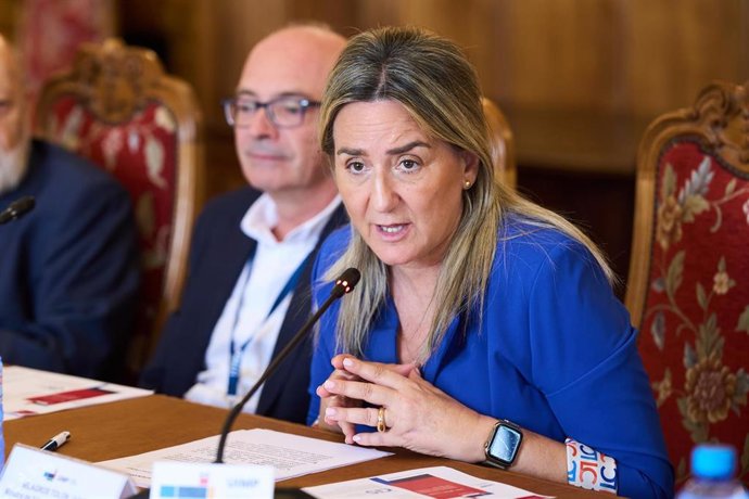 La ministra de Educación, Formación Profesional y Deportes, Milagros Tolón, clausura un curso de verano del CIS, en el Palacio de la Magdalena, a 31 de julio de 2026, en Santander, Cantabria (España). 