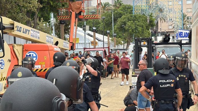 Sánchez llega a Ceuta recibido entre insultos para abordar la crisis migratoria