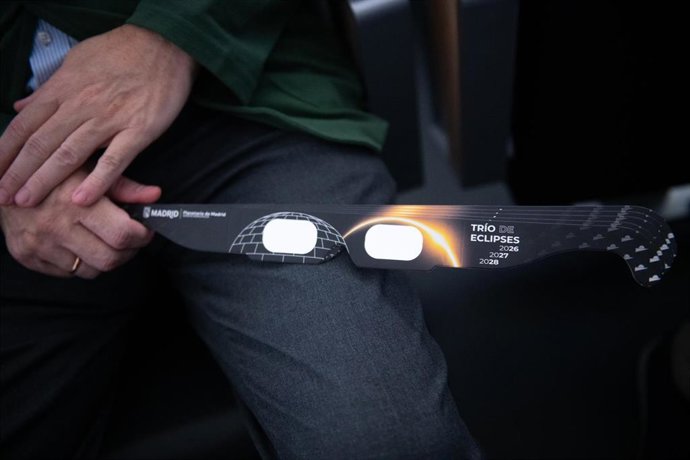 Gafas para ver el eclipse 