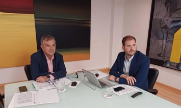 El Consejero De Medio Ambiente, Industria, Universidades, Investigación Y Mar Menor, Juan María Vázquez, Junto Al Director General De Industria, Energía Y Minas, Federico Miralles, Durante La Celebración De La Última Conferencia Sectorial De Energía