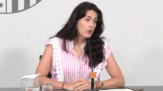 La directora general de Vivienda, María Pía Canals, este viernes en la sala de prensa del Pignatelli.
