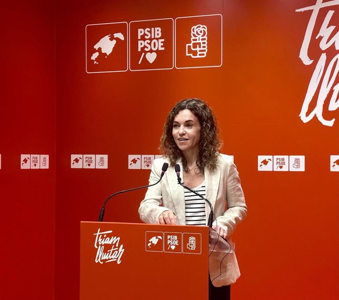 Archivo - La vicesecretaria del PSIB, Rosario Sánchez, en rueda de prensa.