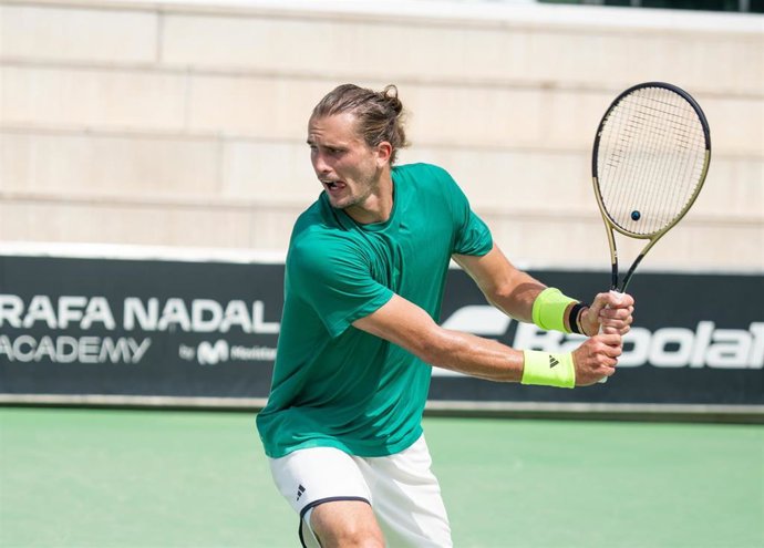 Alexander Zverev durante su 'stage' en la Rafa Nadal Academy