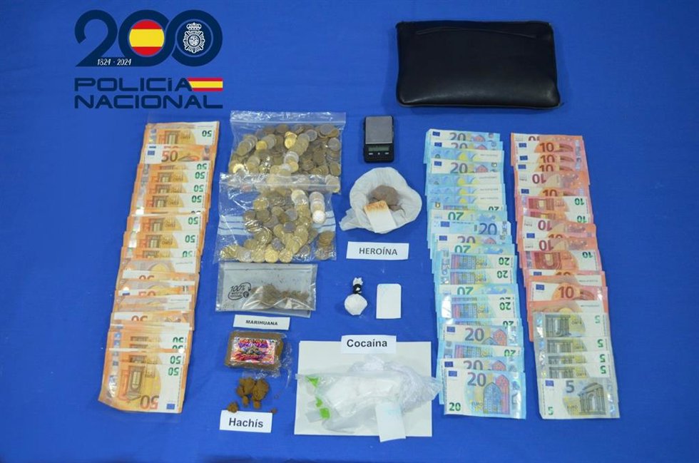 Detenido tras romperle la nariz a su compañero de piso, en el que tenía cocaína, heroína, hachís y marihuana