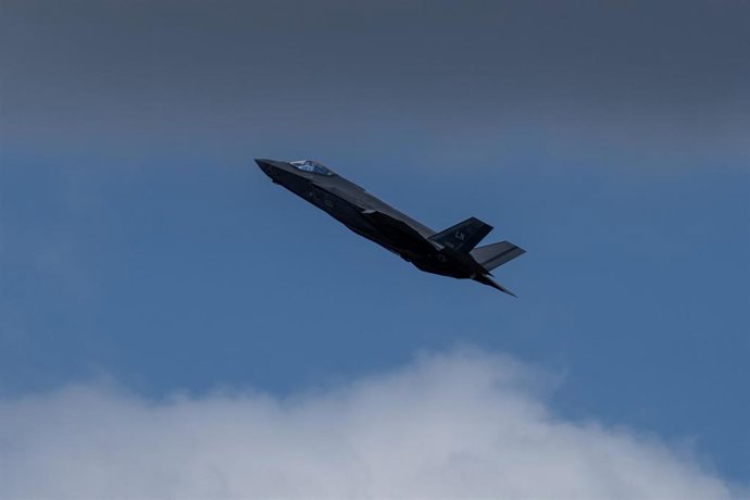 Exhibición aérea dentro de la Farnborough International Airshow 2026 (FIA). A 21 de julio de 2026 en Farnborough (Reino Unido). 