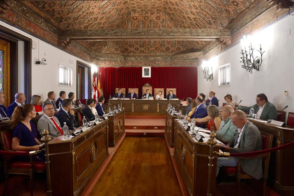 Pleno de la Diputación de Valladolid en el que se ha despedido su vicepresidente, Víctor Alonso Monge, tras 25 años en la institución
