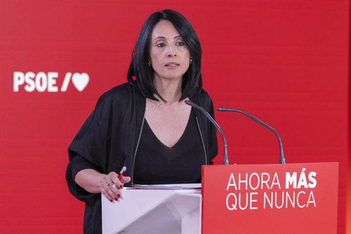 Archivo - La secretaria de Organziación del PSOE, Rebeca Torró, en una rueda de prensa tras la Ejecutiva Federal en Ferraz.