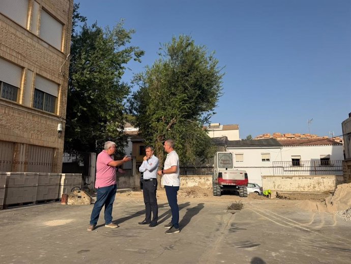 Visita a los terrenos del futuro aparcamiento