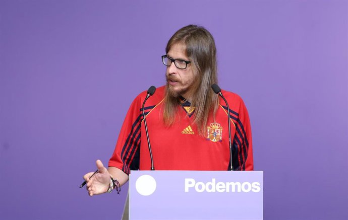 El secretario de Organización y portavoz de Podemos, Pablo Fernández, durante una rueda de prensa en la sede de Podemos, a 20 de julio de 2026, en Madrid (España). 