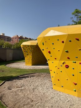 La Regidoria de Parcs i Jardins culmina la restauració del rocòdrom del Parc Central
