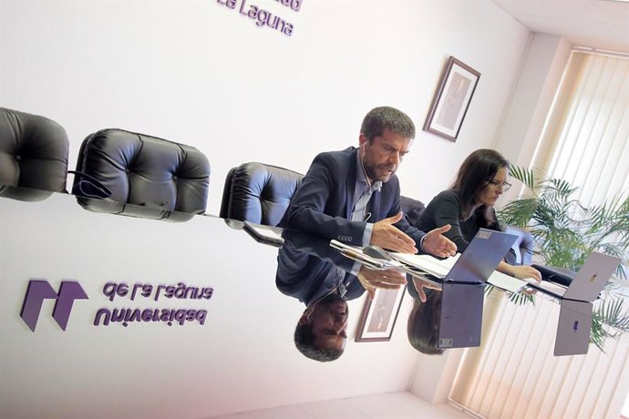 Archivo - El rector de la ULL, Francisco Javier García