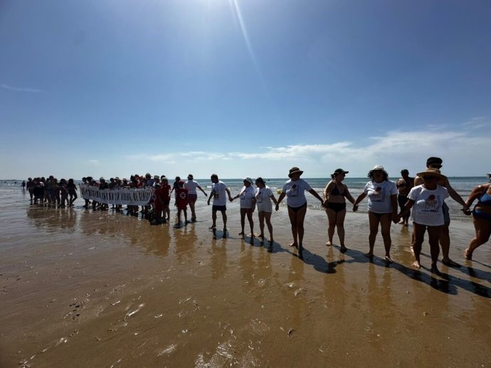 XI Cadena Humana contra la Violencia de Género en Isla Cristina.