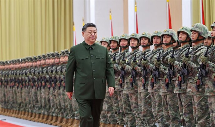 Archivo - Xi Jinping pasa revista a las tropas en Pekín (imagen de archivo) 