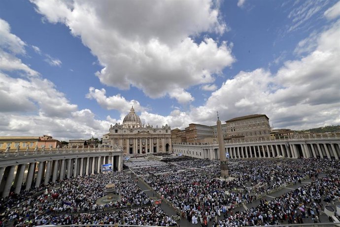 Archivo - La Plaza de San Pedro, Ciudad del Vaticano.