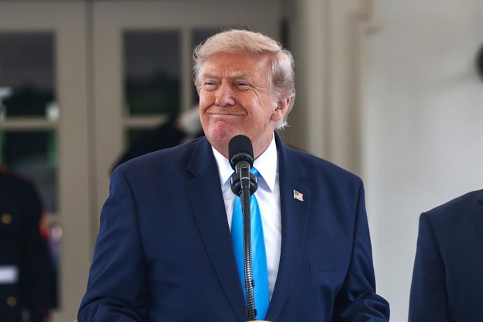 30 de julho de 2026, Washington, Distrito de Columbia, EUA: O presidente dos EUA, DONALD TRUMP, anuncia, em frente à Casa Branca, em Washington, DC, um programa para permitir que veteranos acelerem sua carreira no setor de transporte rodoviário comercial.