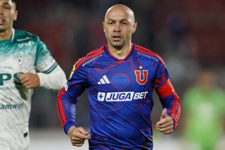 Chile.- Afirman que Marcelo Díaz podría colgas los botines a final de año