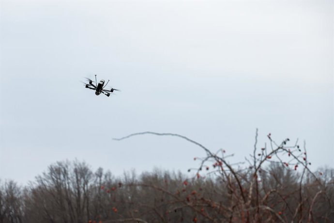 Archivo - RUSSIA, BELGOROD REGION - MARCH 24, 2026: An FPV interceptor drone is used by a crew of the 11th army corps deployed with the North Group of the Russian Armed Forces