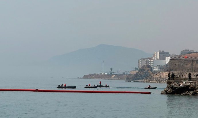 Así es la barrera de contención instalada en Ceuta 