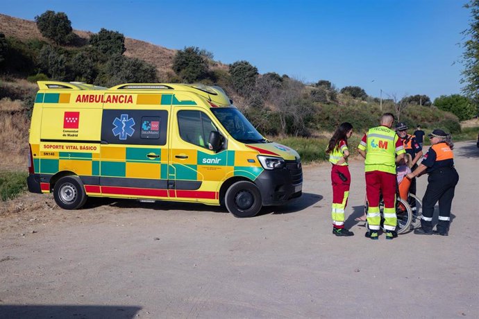 Vehículos de los Servicios de Emergencia por el incendio forestal, a 24 de julio de 2026, en Villamanta, Madrid (España).