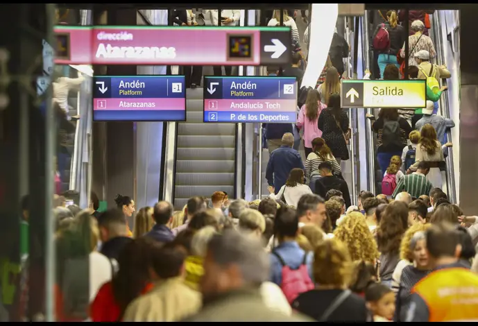 Archivo - El metro de Málaga roza los diez millones de viajeros en el primer semestre, con un aumento de casi el 3% .