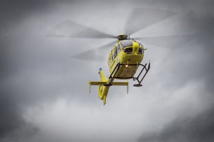 Archivo - Uno de los últimos vuelos de la médico del helicóptero del 061, decana de Europa, Charo Rua, en el helipuerto del Hospital Provincial de Conxo, a 7 de marzo de 2025, en Santiago de Compostela, A Coruña, Galicia (España).