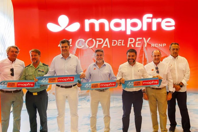 De izquierda a derecha: Jorge Forteza, Alejandro Hernández, Jaime Bauzá, Javier Olías, Javier Bonet, Rafael Gil y Joaquín González en la presentación de la 44 Copa del Rey Mapfre
