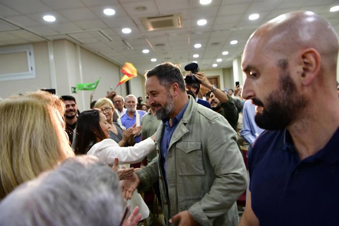 Archivo - El líder de Vox, Santiago Abascal, a su llegada a un mitin en el Hotel Ulises Ceuta, a 22 de mayo de 2023, en Ceuta (España). 