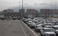 La OPE registra en los puertos de Algeciras y Tarifa (Cádiz) un ritmo de llegada de más de mil coches en una misma hora