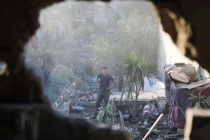 Secuelas de un bombardeo israelí en Nuseirat, Gaza 