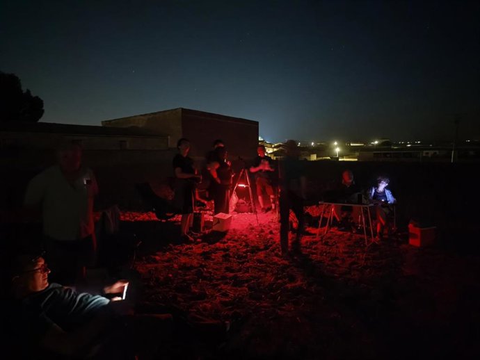 La XXXVI Alerta OVNI reúne en Morales de Toro (Zamora) a aficionados de Castilla y León para observar el cielo