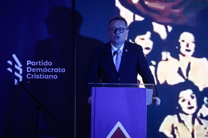Santiago, 1 de Agosto de 2026.  Ceremonia de Aniversario numero 69 del Partido Democrata Cristiano en la sede ubicada en Alameda  Diego Martin/Aton Chile