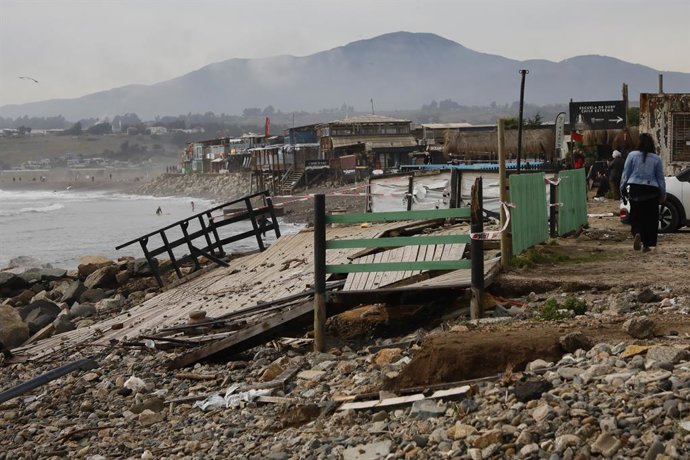 Concon, 26 de julio 2026  Estado de Playa La Boca tras el paso del sistema frontal que afecto la zona central  Sebastian Cisternas/Aton Chile