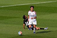 El Real Madrid empata con la Fiorentina en el debut de Dumfries y Espí